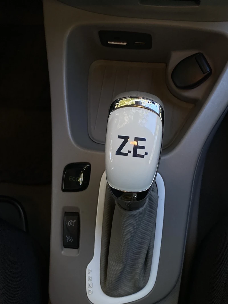 Renault Zoe 22 kW, снимка 14 - Автомобили и джипове - 48167403