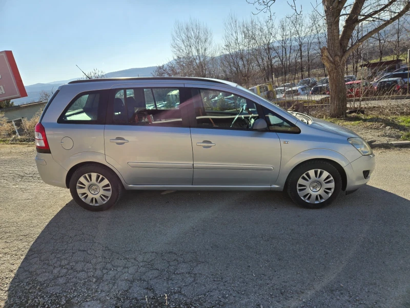 Opel Zafira 1.6 i Metan, снимка 4 - Автомобили и джипове - 49360867