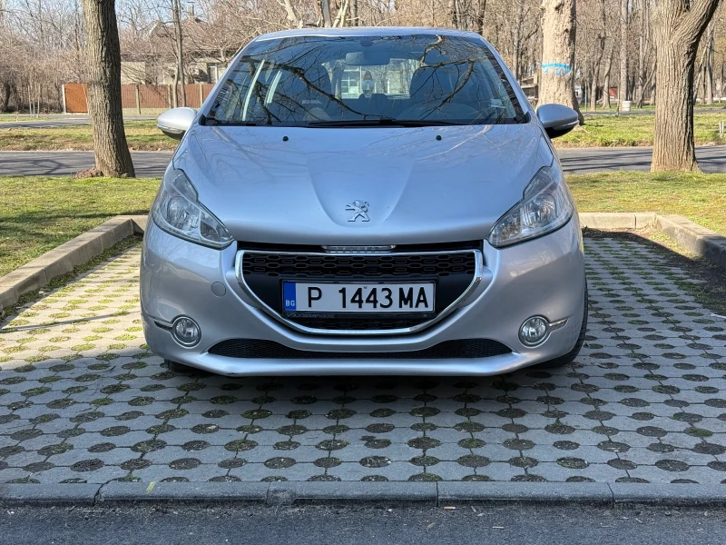 Peugeot 208 1.4 i, снимка 4 - Автомобили и джипове - 49481945