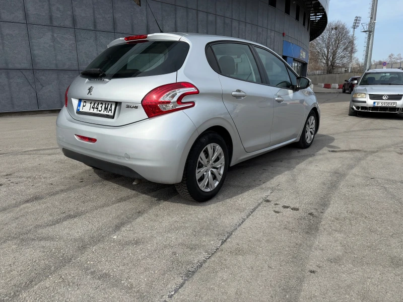 Peugeot 208 1.4 i, снимка 7 - Автомобили и джипове - 49481945