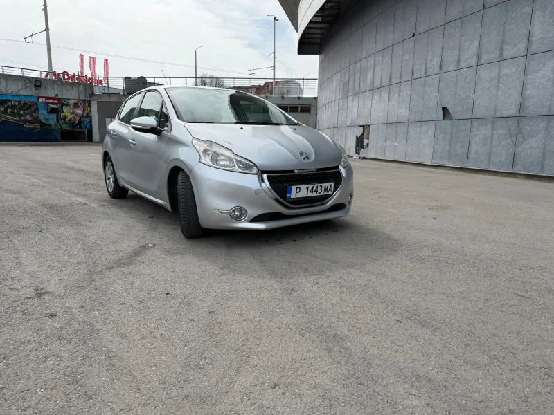 Peugeot 208 1.4 i, снимка 2 - Автомобили и джипове - 49481945