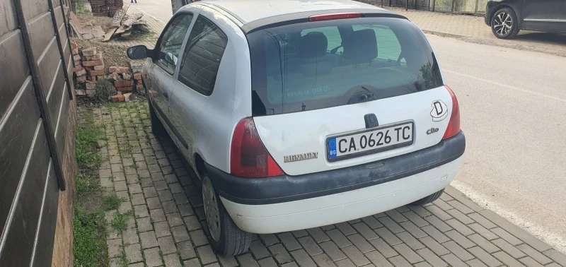 Renault Clio, снимка 3 - Автомобили и джипове - 49597497