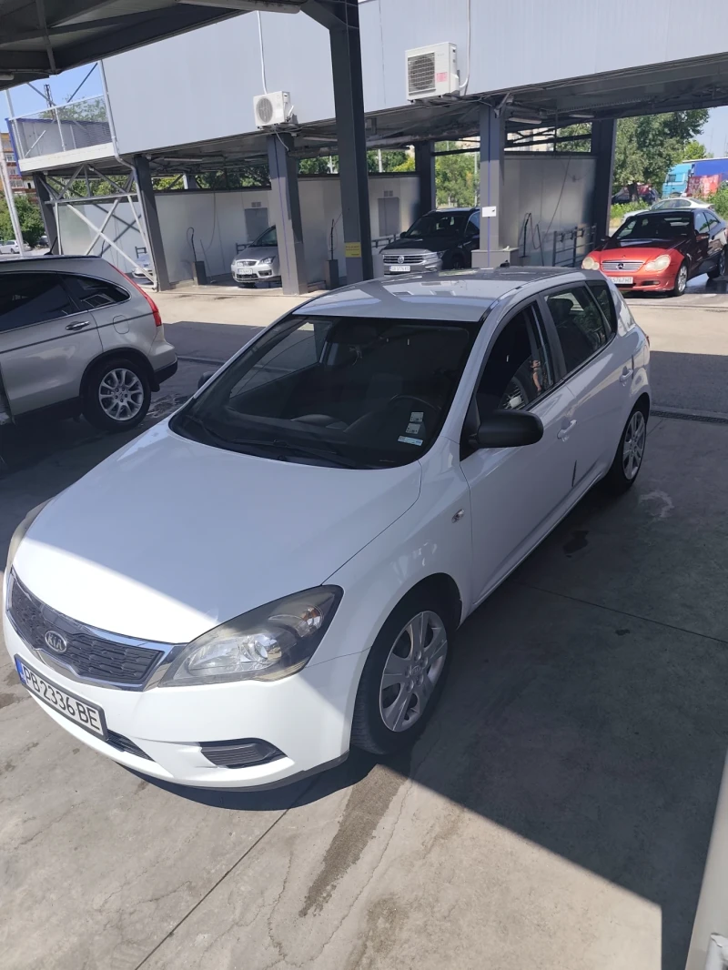 Kia Ceed, снимка 3 - Автомобили и джипове - 52326979