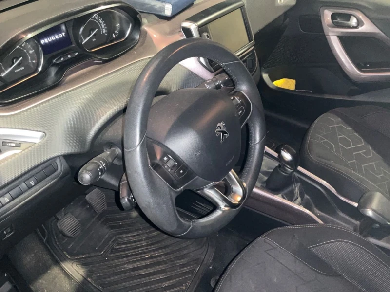 Peugeot 2008 1.2 VTi, 2015, 112000 км, снимка 9 - Автомобили и джипове - 52588294