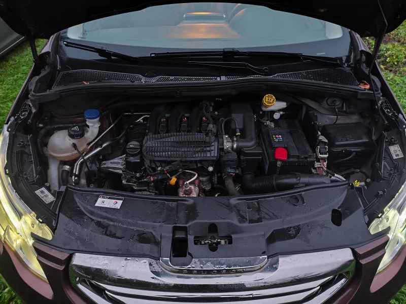 Peugeot 2008 1.2 VTi, 2015, 112000 км, снимка 13 - Автомобили и джипове - 52588294