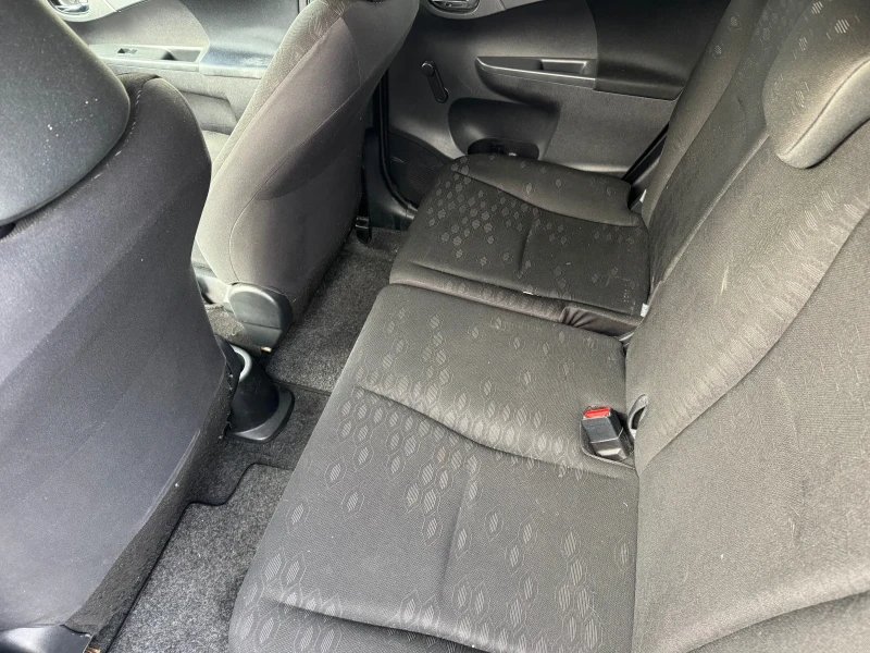 Subaru Trezia Diesel, снимка 8 - Автомобили и джипове - 52763536