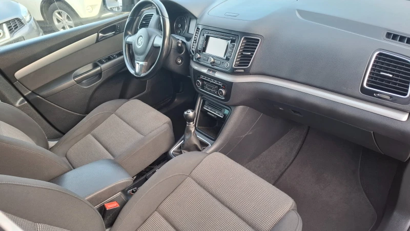 VW Sharan 2.0 TDI 7места, снимка 8 - Автомобили и джипове - 52858678