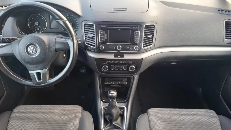 VW Sharan 2.0 TDI 7места, снимка 9 - Автомобили и джипове - 52858678