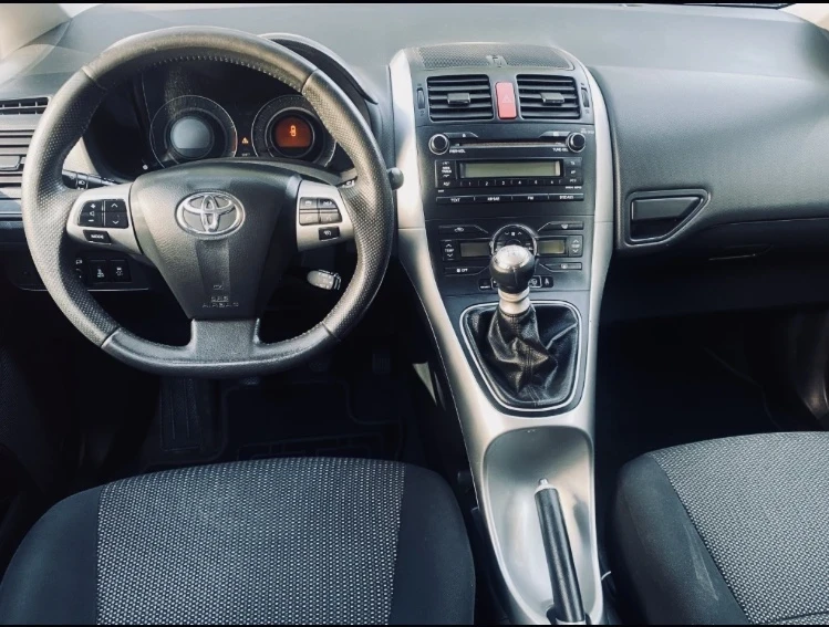 Toyota Auris 2.0D4D Keyless , снимка 4 - Автомобили и джипове - 53848857