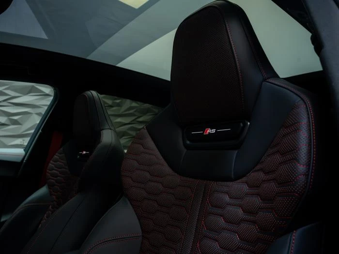 Audi Rs5 CARBON * CERAMICs * B&O * MATRIX* TECH PRO* 360* H, снимка 14 - Автомобили и джипове - 56113426