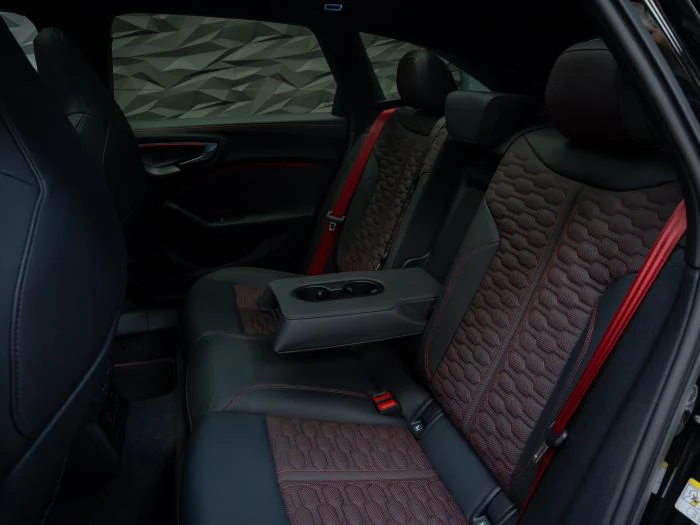 Audi Rs5 CARBON * CERAMICs * B&O * MATRIX* TECH PRO* 360* H, снимка 15 - Автомобили и джипове - 56113426