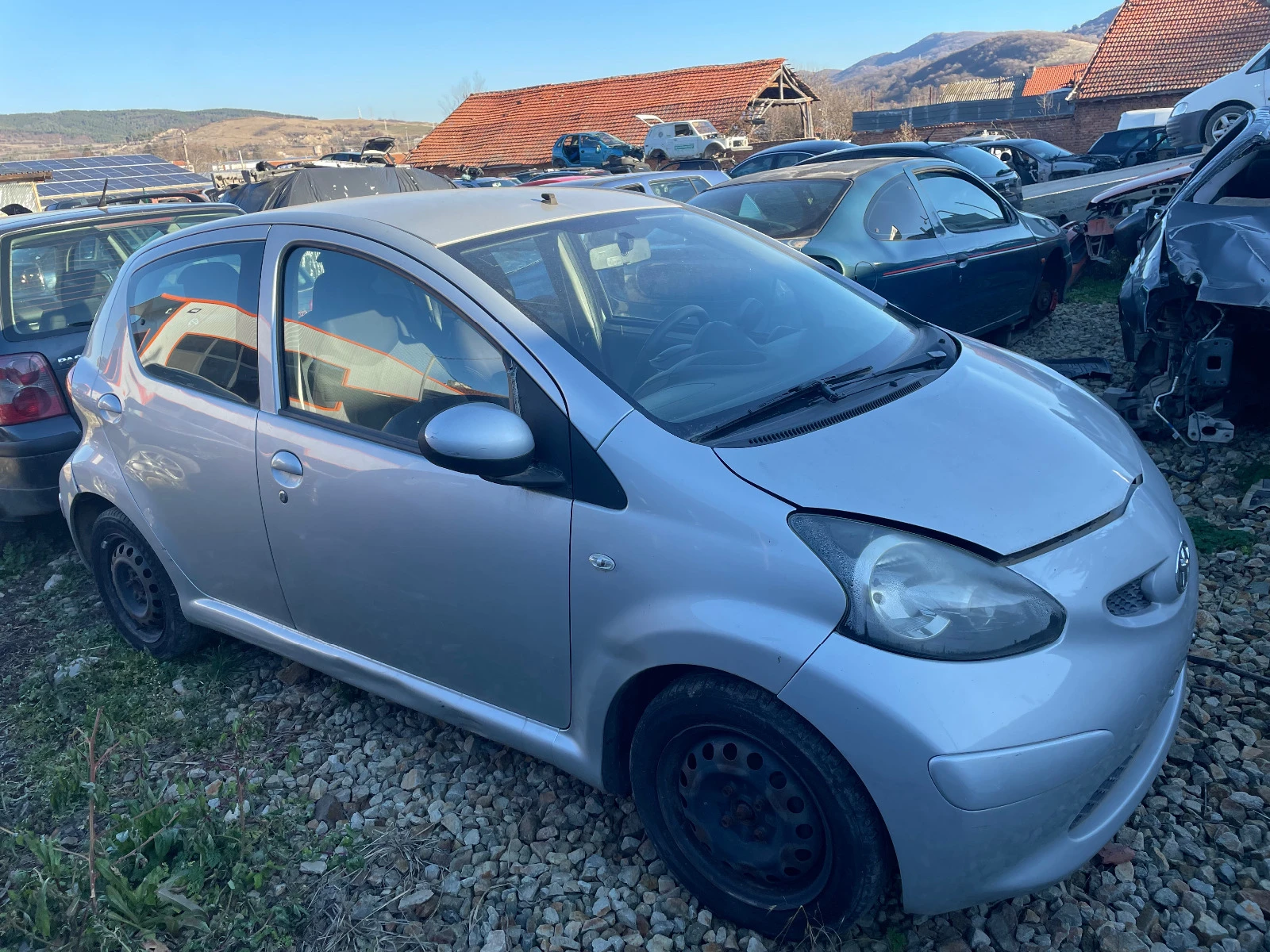 Toyota Aygo 1.0i - изображение 2