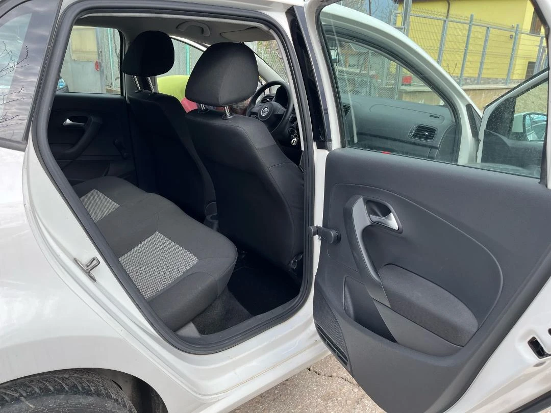 VW Polo 6R 1.2 TDi 5 Врати/Хечбек * Клима Перфектно - изображение 8