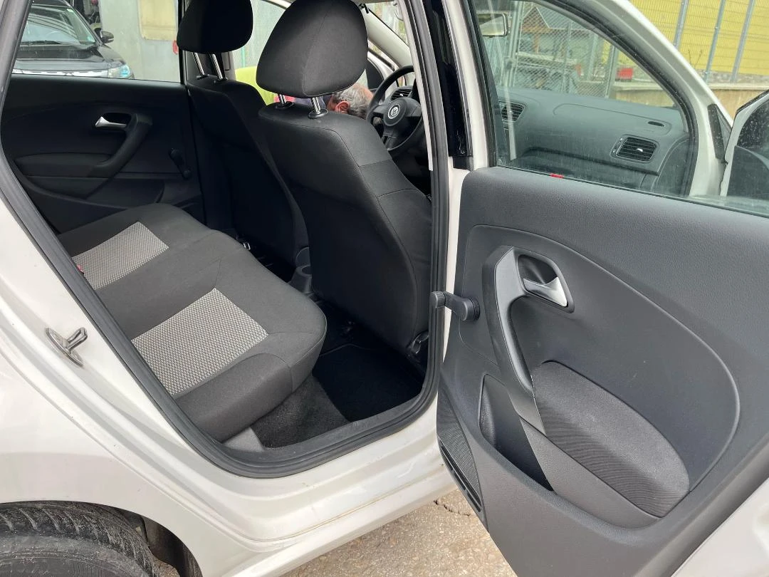 VW Polo 6R 1.2 TDi 5 Врати/Хечбек * Клима Перфектно - изображение 10