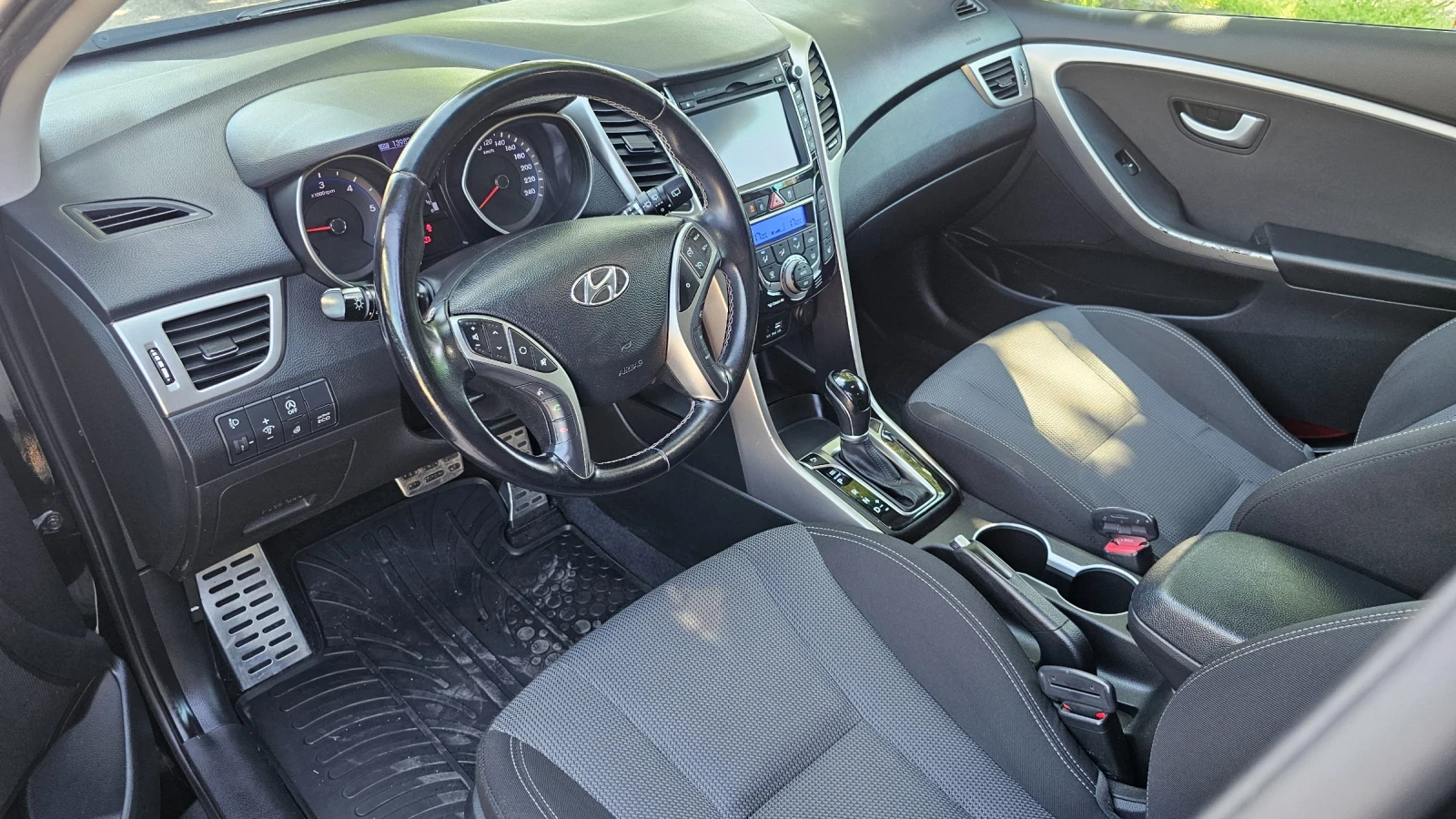 Hyundai I30 1.6 diesel Avtomatic - изображение 6