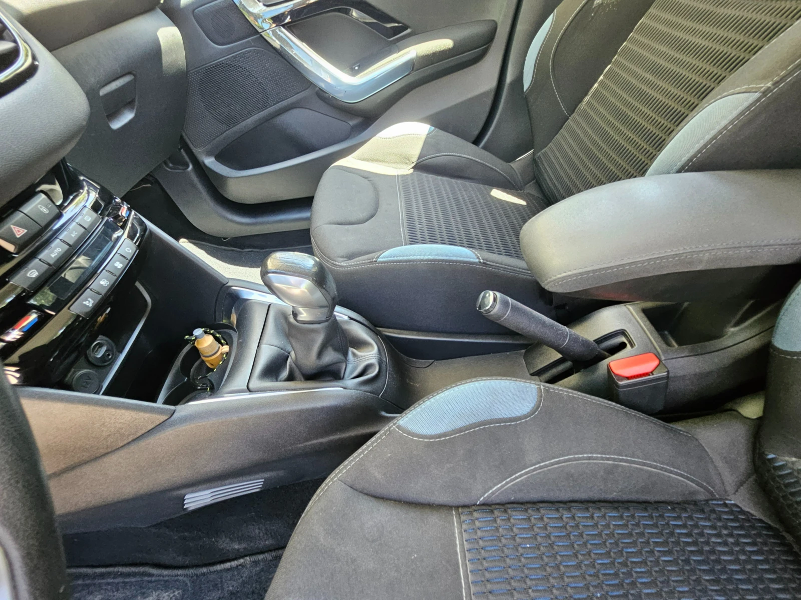 Peugeot 208 1.6 - изображение 9