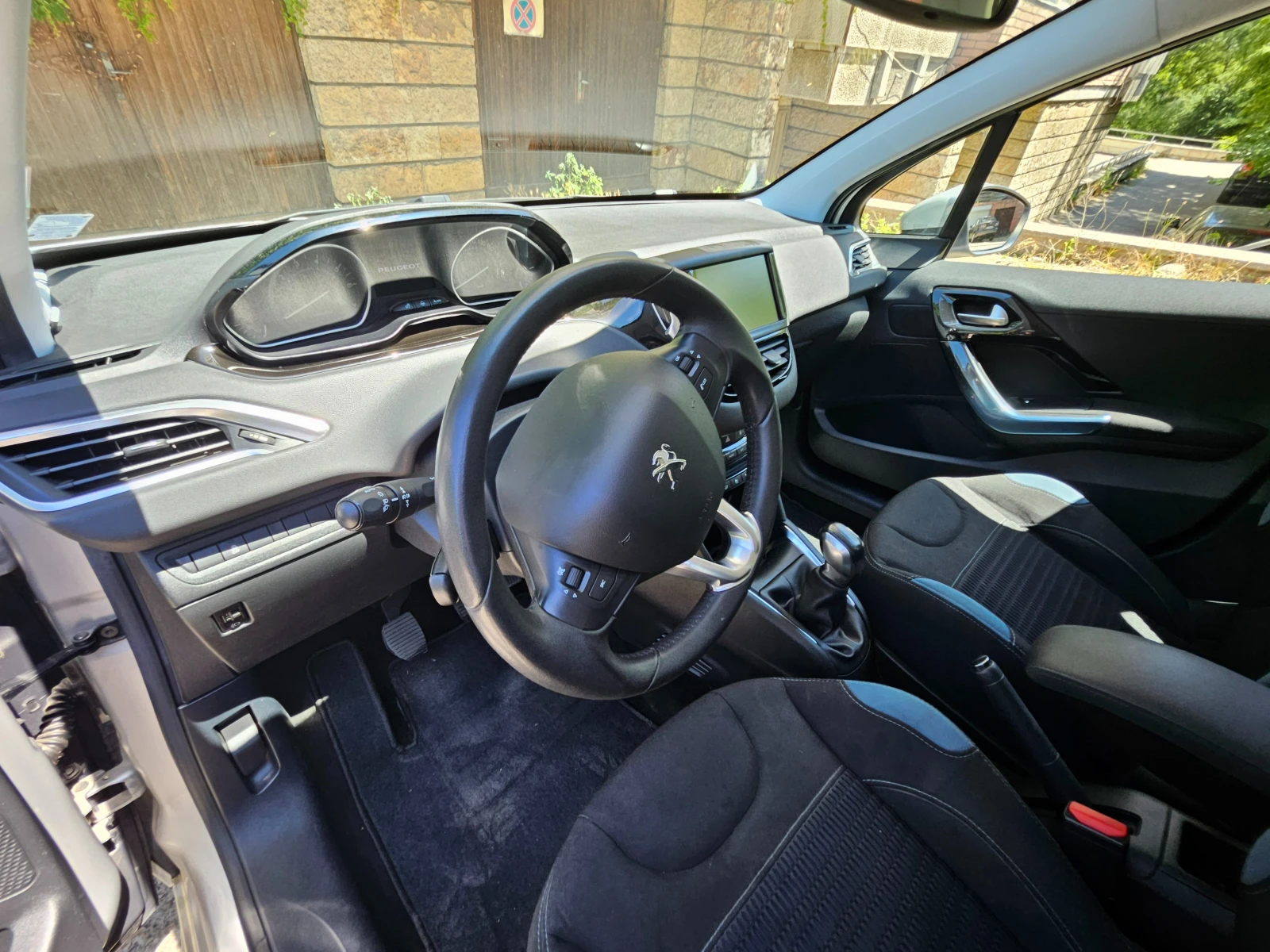 Peugeot 208 1.6 - изображение 8