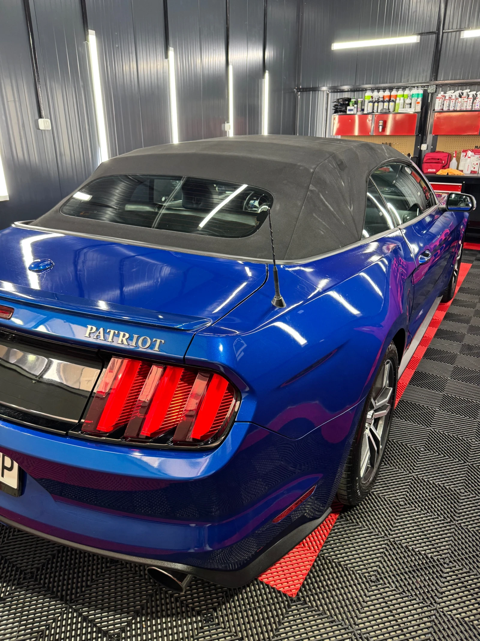 Ford Mustang 2.3 Ecoboost Premium - изображение 8