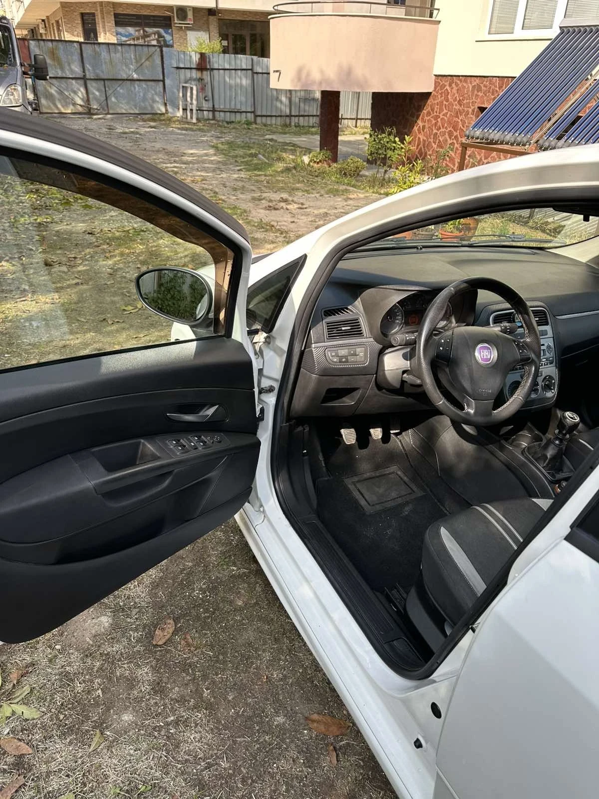 Fiat Punto 1.3multijet 5 врати панорама - изображение 8