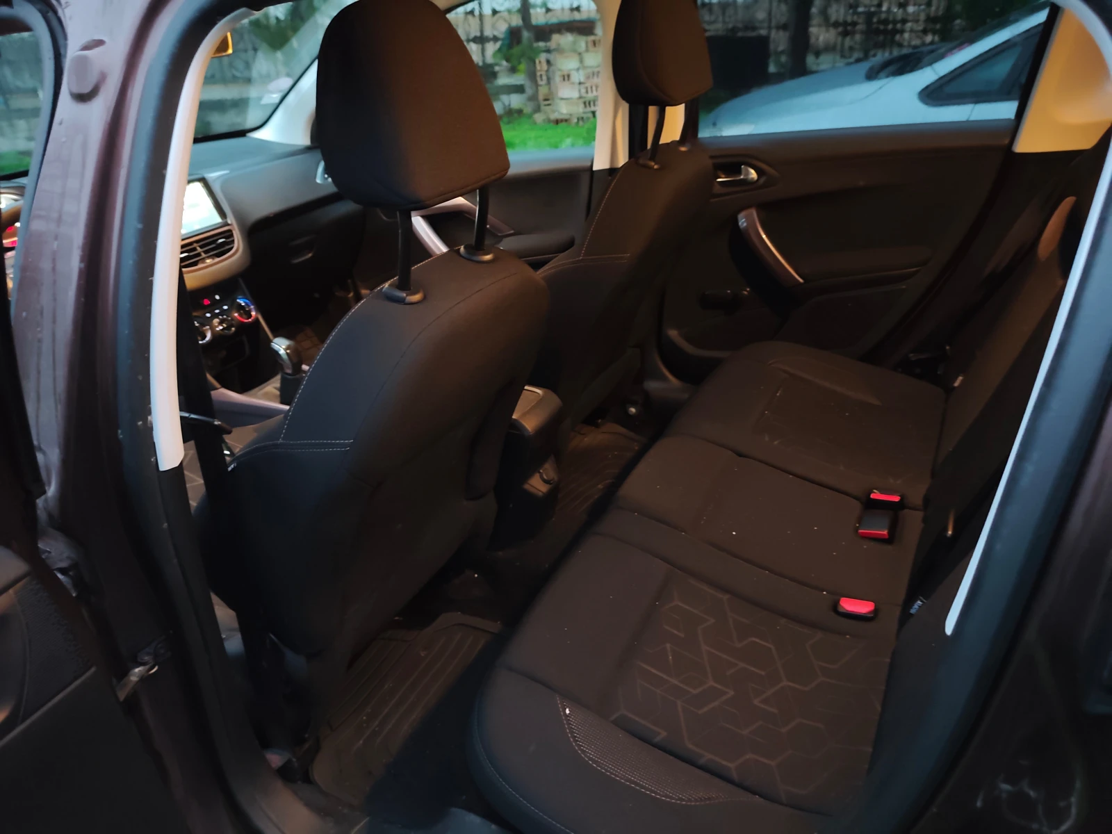 Peugeot 2008 1.2 VTi, 2015, 112000 км - изображение 9