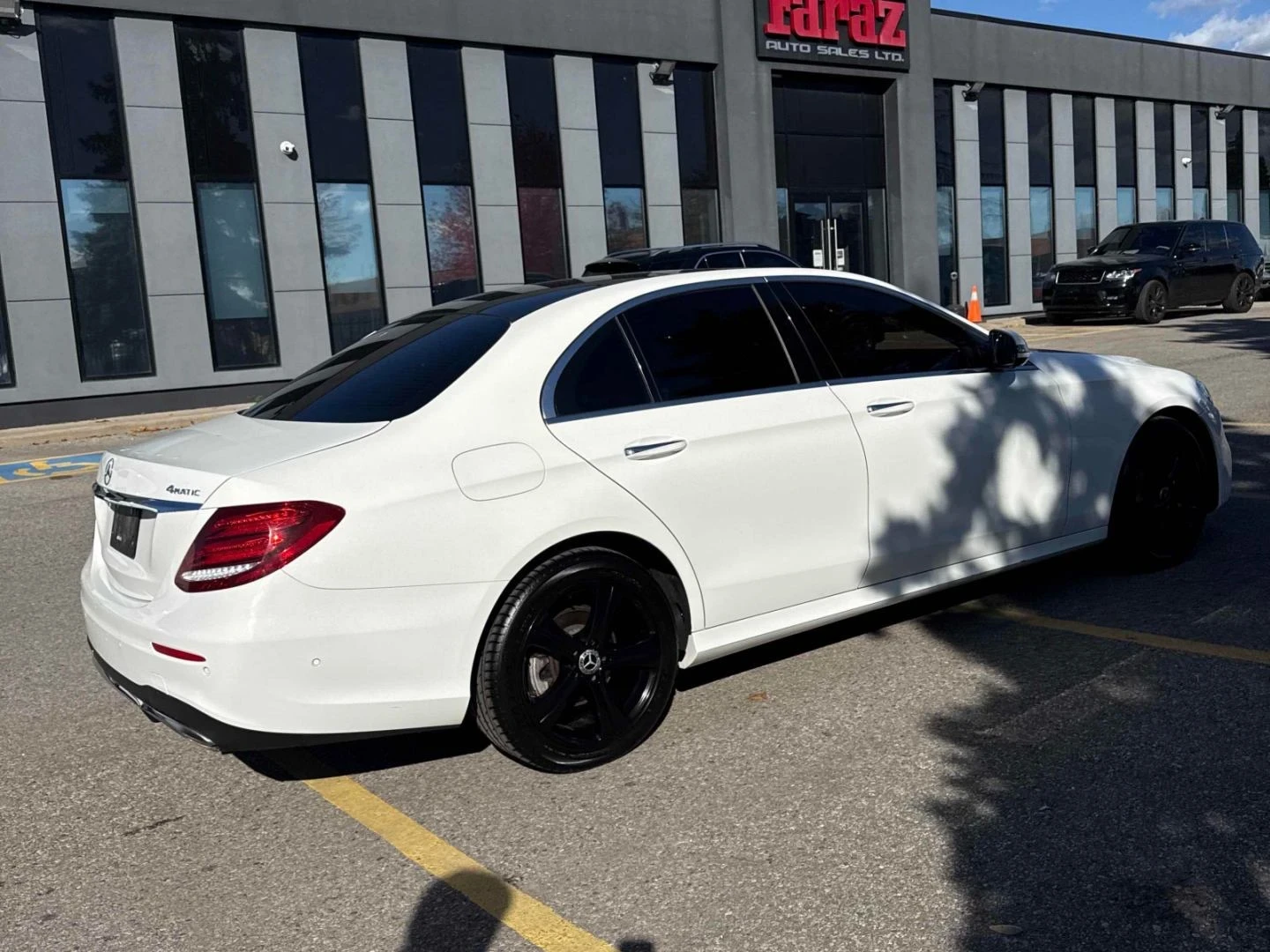 Mercedes-Benz E 300 4M* Camera* Burmester* * *  | Mobile.bg   3