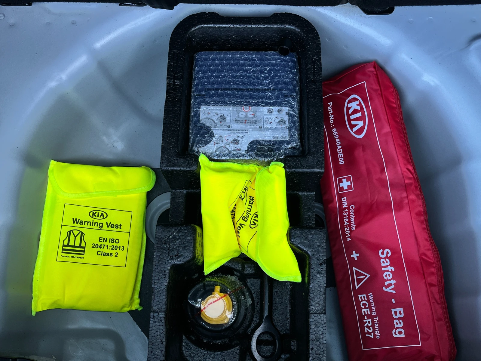 Kia Picanto 1.2i-LED-NAVI-FaceLift, снимка 12 - Автомобили и джипове - 54324205