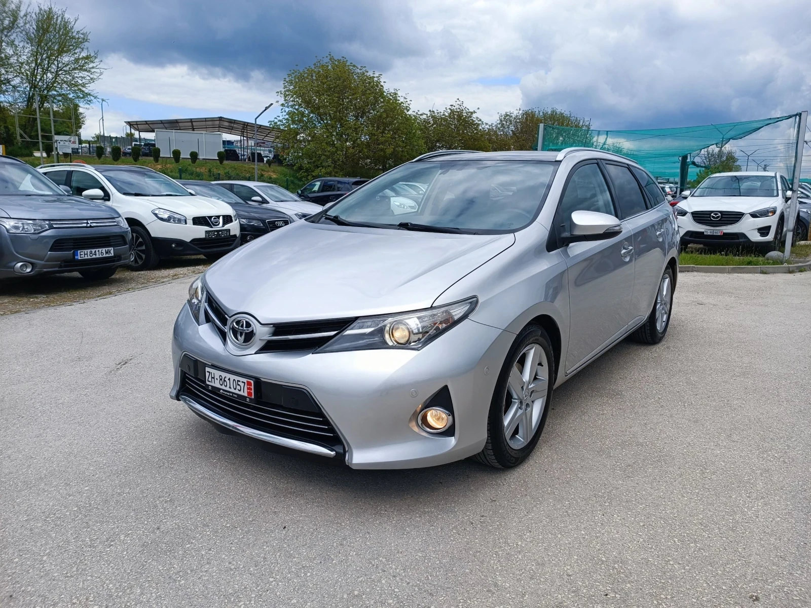 Toyota Auris 1.6i-132кс-ШВЕЙЦАРИЯ-РЪЧКА-6ск-NAVI-KEYLESS, снимка 8 - Автомобили и джипове - 54388884
