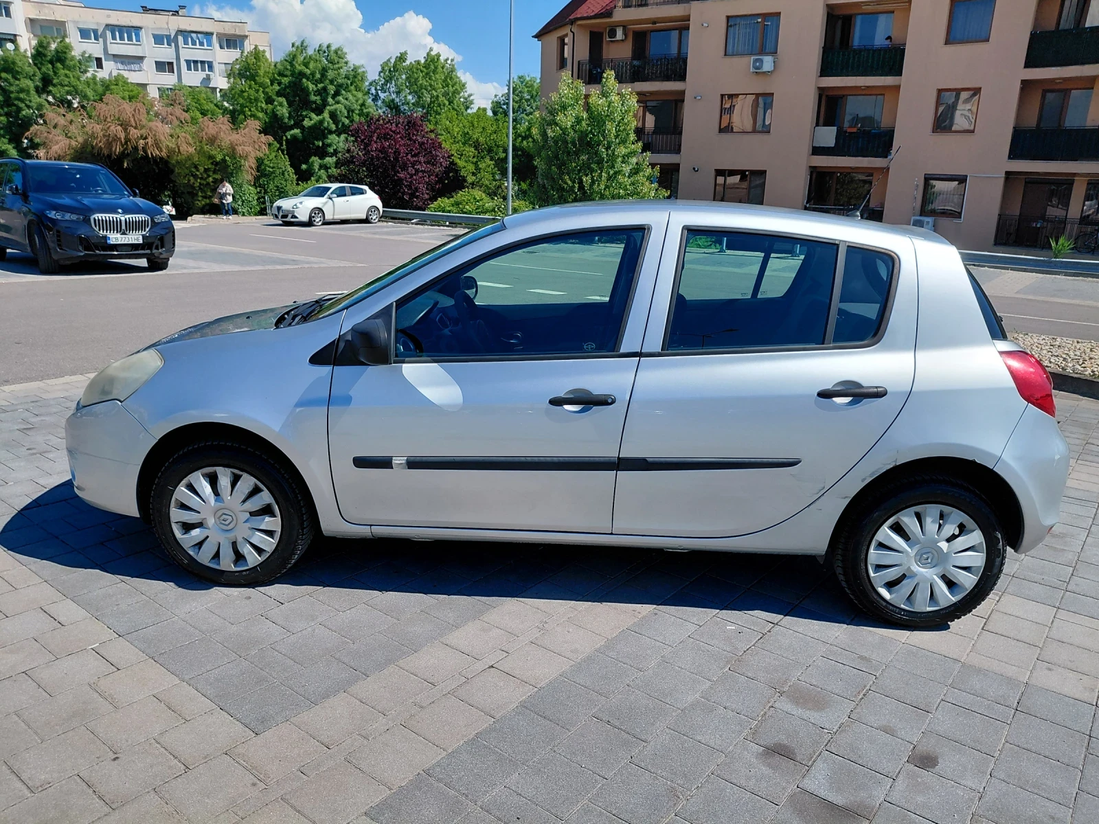 Renault Clio, снимка 2 - Автомобили и джипове - 54717572