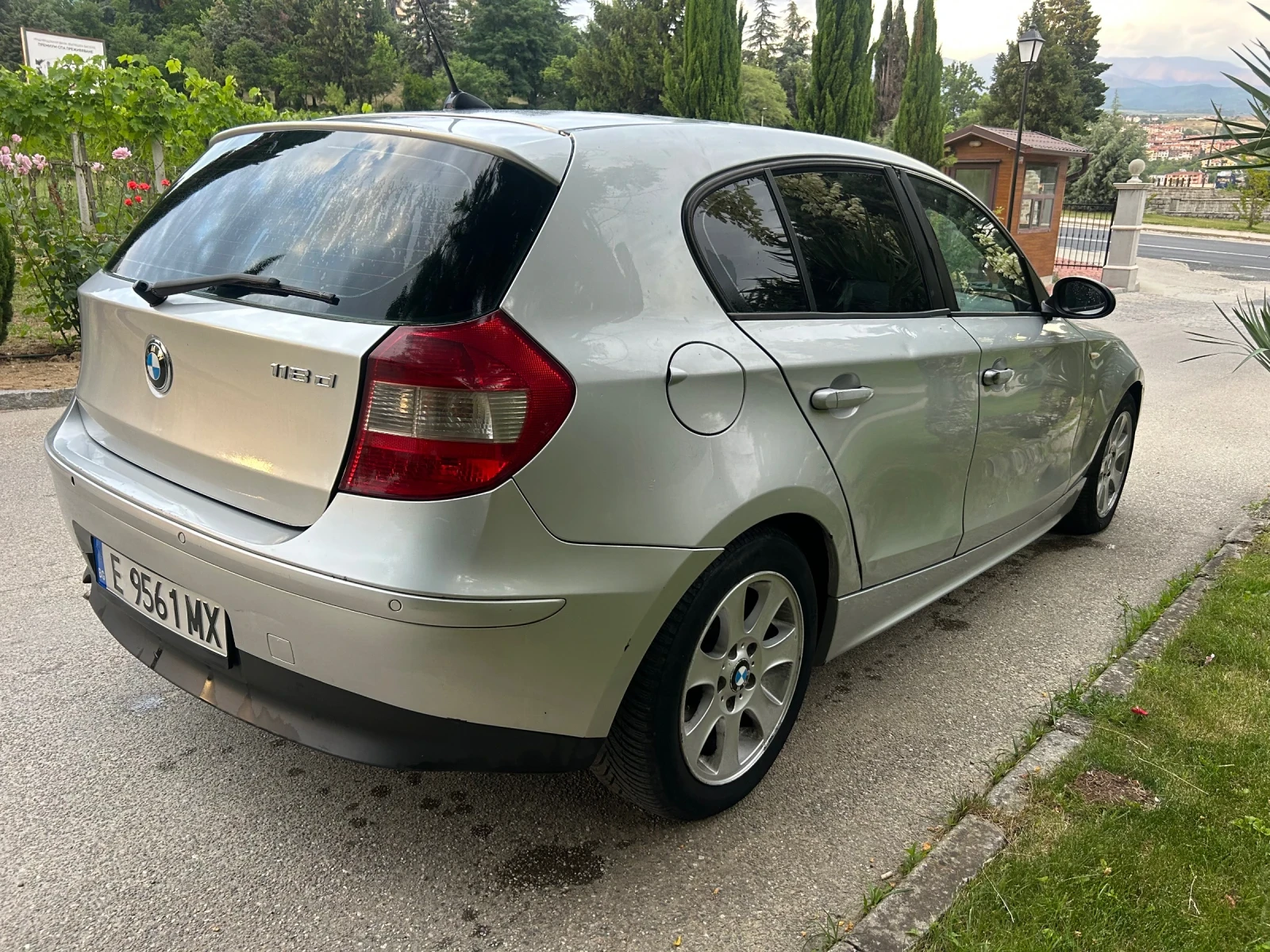 BMW 118 d АВТОМАТ, снимка 6 - Автомобили и джипове - 54743454