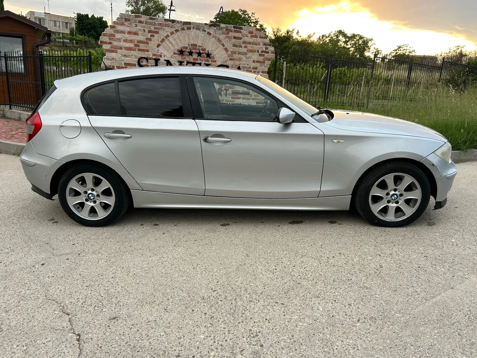 BMW 118 d АВТОМАТ, снимка 12 - Автомобили и джипове - 54743454