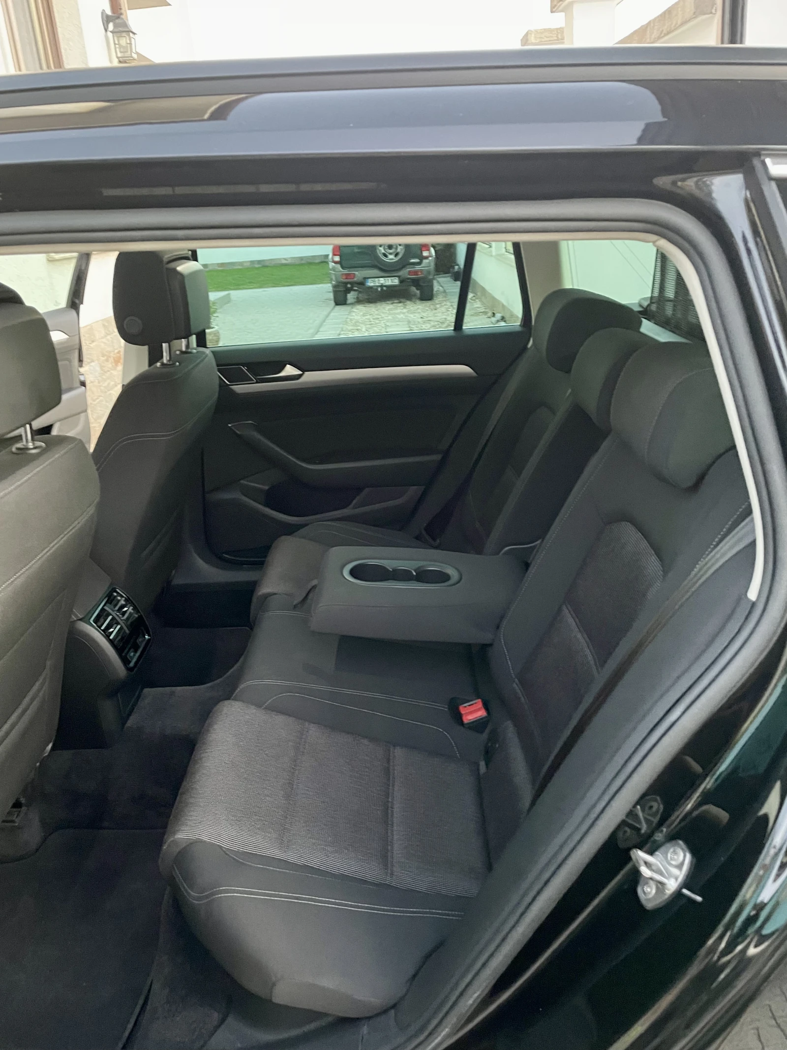 VW Passat B8, снимка 12 - Автомобили и джипове - 55094055