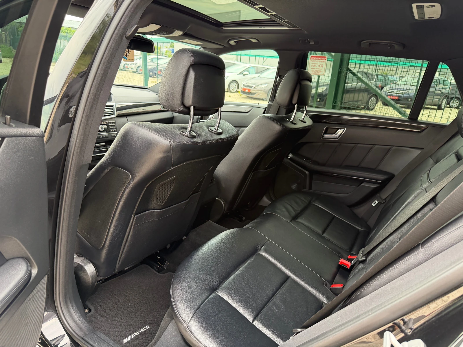 Mercedes-Benz E 350 AMG-232p.s-4Matic, снимка 11 - Автомобили и джипове - 55253811