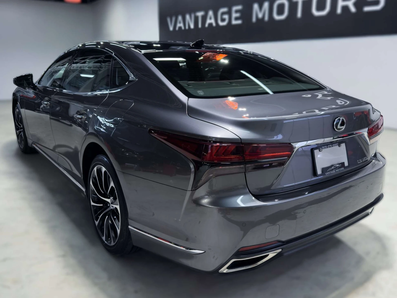 Lexus LS 500 / 4x4 / Кожа / Панорама / ЦЕНА до БГ, снимка 4 - Автомобили и джипове - 55435535