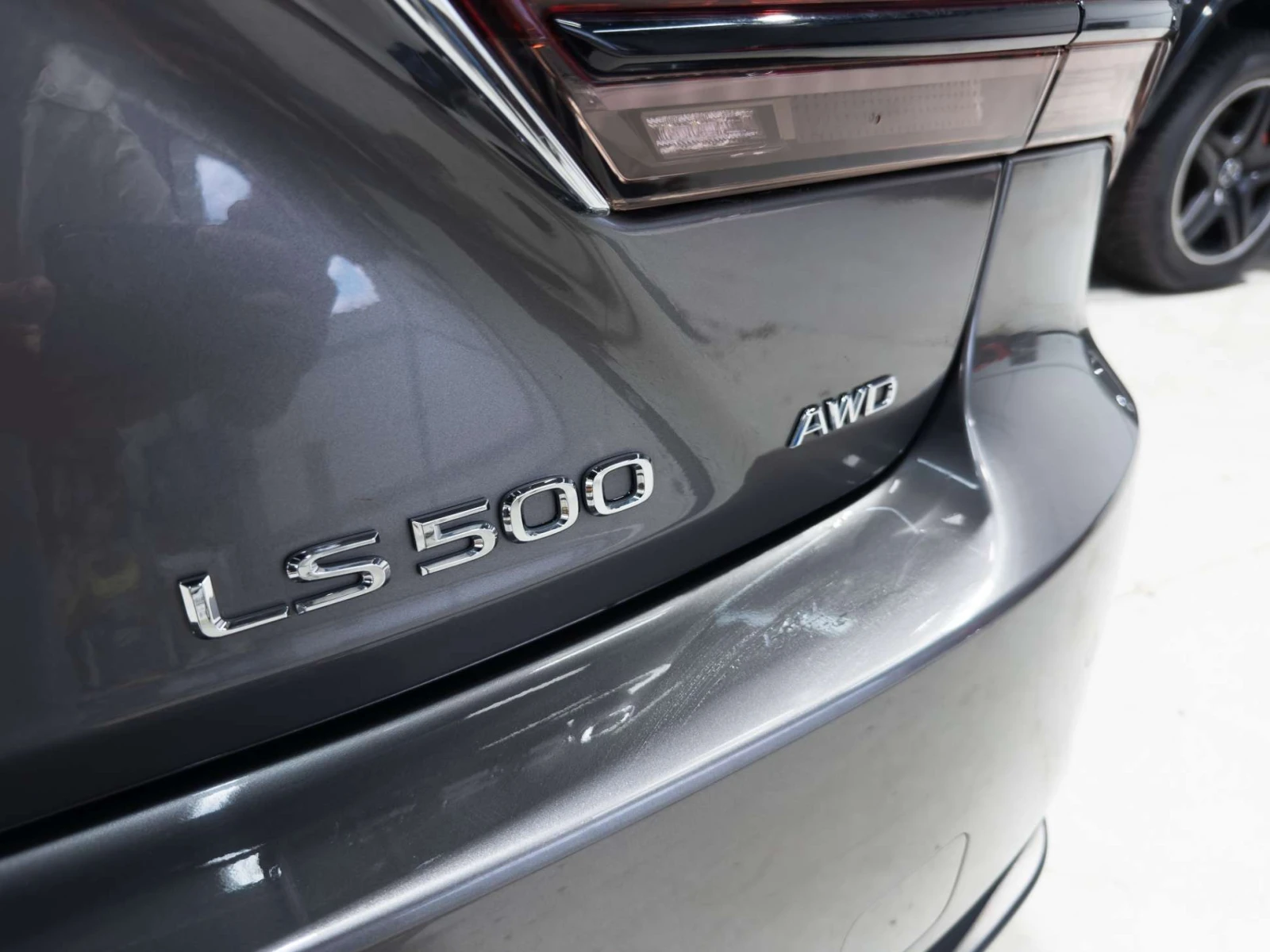 Lexus LS 500 / 4x4 / Кожа / Панорама / ЦЕНА до БГ, снимка 9 - Автомобили и джипове - 55435535