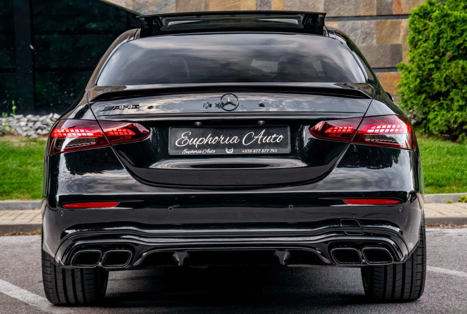 Mercedes-Benz E 220 d* AMG* NIGHT PACK* PANORAMA* 3XTV* FACELIFT, снимка 4 - Автомобили и джипове - 55505168