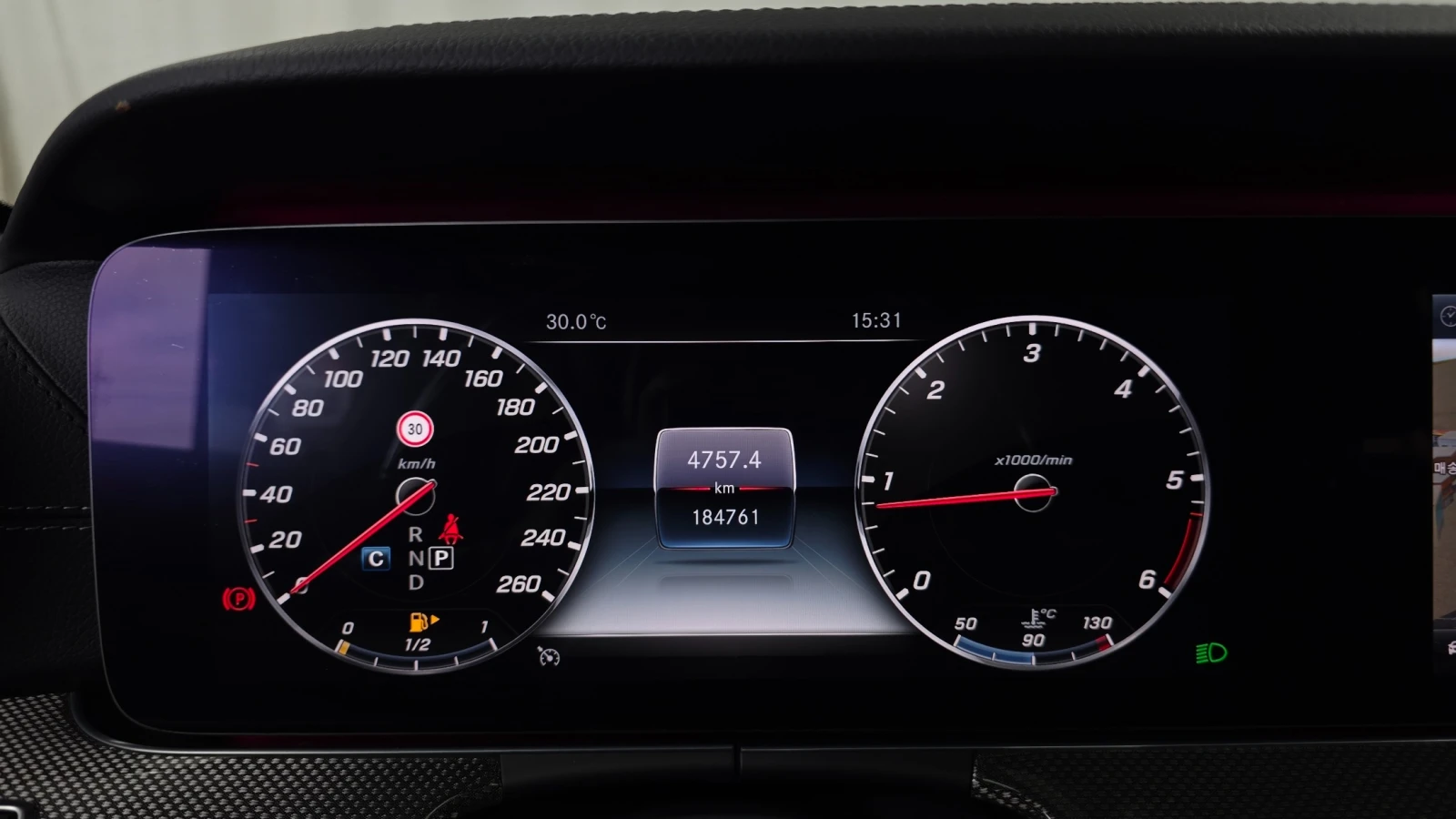 Mercedes-Benz CLS 300 CLS300d AMG Line | HUD | Панорама, снимка 8 - Автомобили и джипове - 55564233