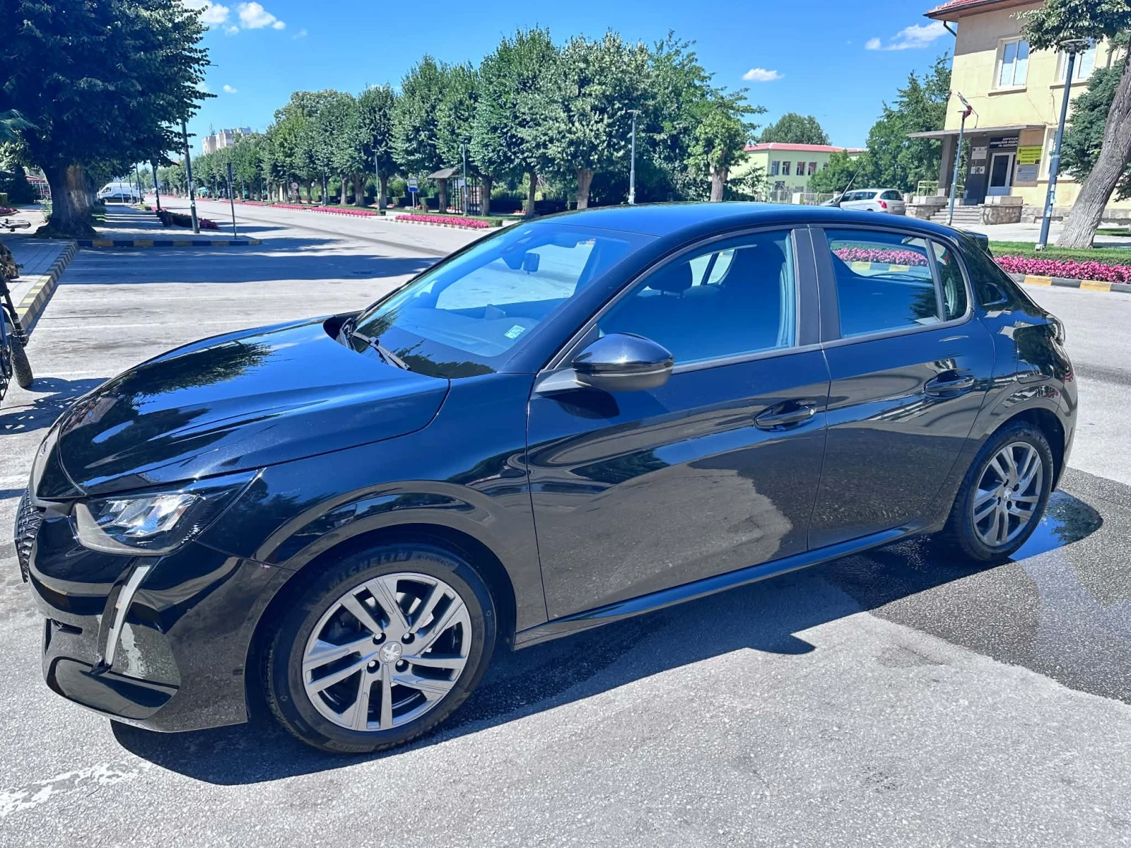 Peugeot 208 1.2 100hp