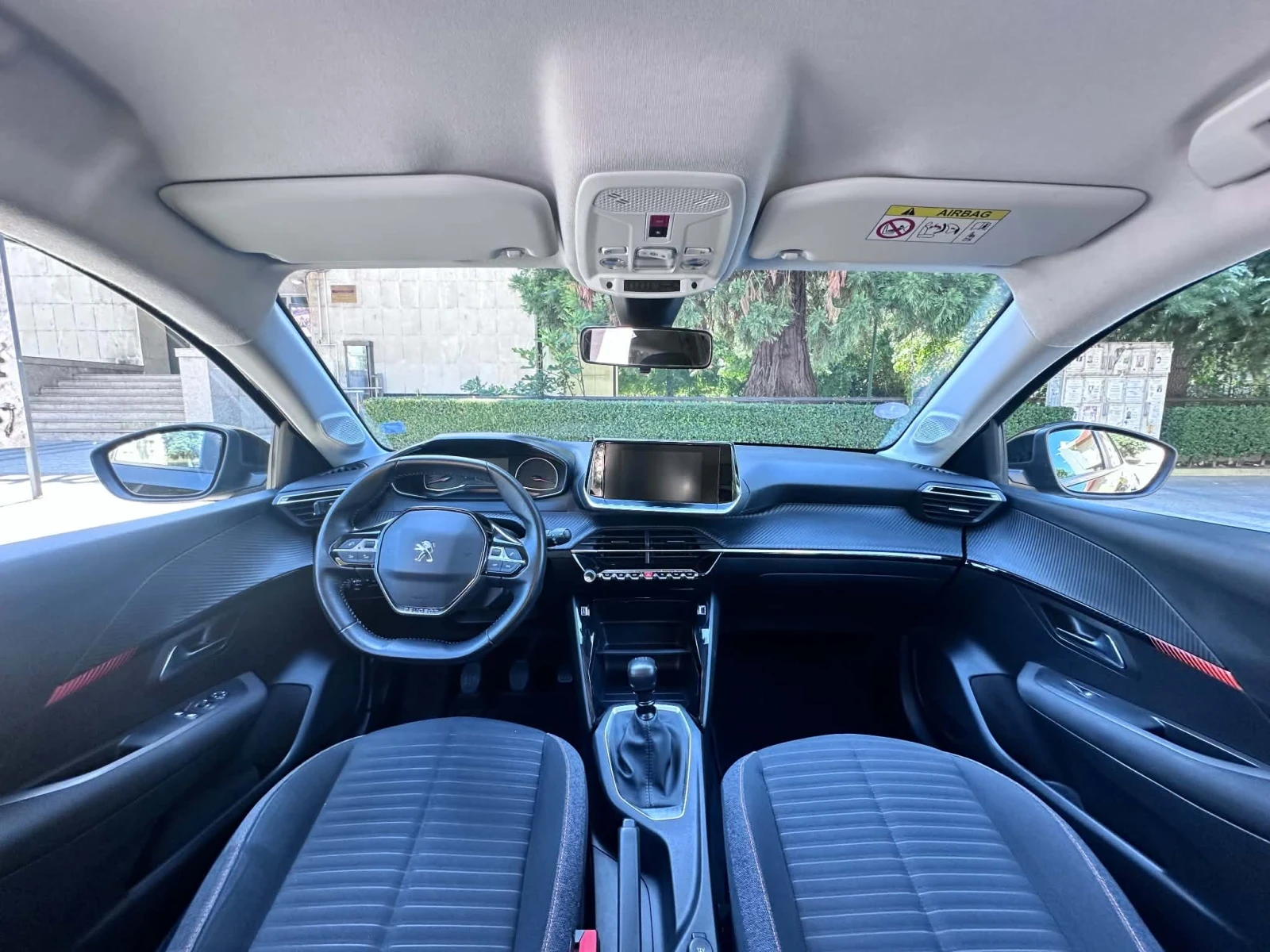 Peugeot 208 1.2 100hp, снимка 6 - Автомобили и джипове - 55709653