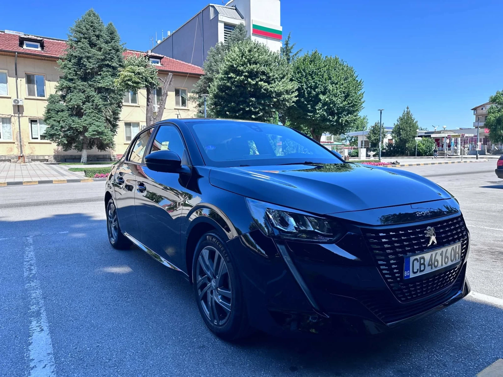 Peugeot 208 1.2 100hp, снимка 9 - Автомобили и джипове - 55709653
