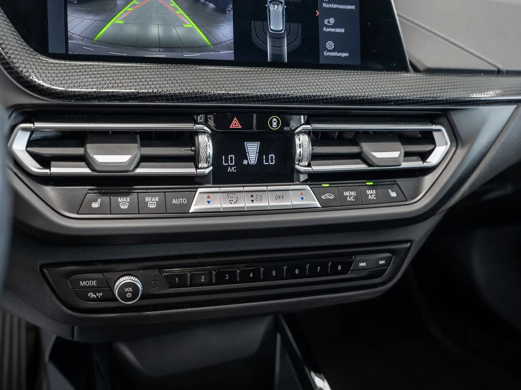BMW 120 i/178HP/LUXURY/LED/CAM/NACI/LINEASSIST/891z, снимка 14 - Автомобили и джипове - 56115272