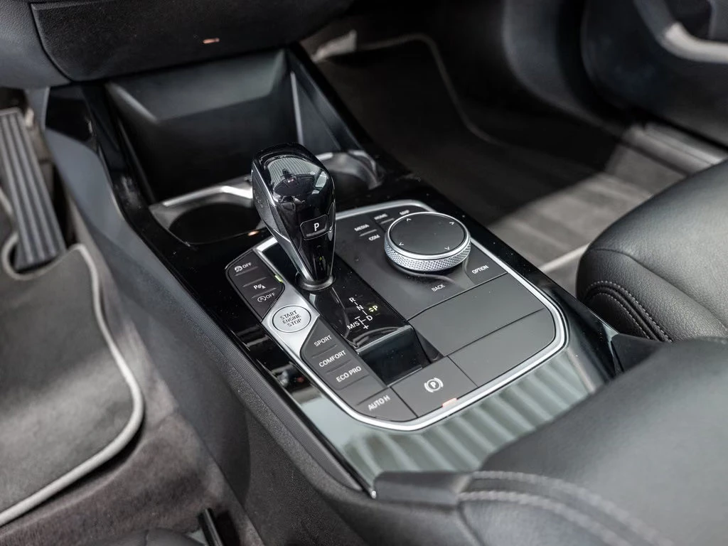 BMW 120 i/178HP/LUXURY/LED/CAM/NACI/LINEASSIST/891z, снимка 15 - Автомобили и джипове - 56115272