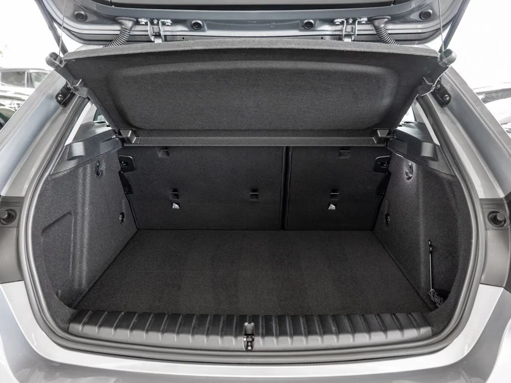 BMW 120 i/178HP/LUXURY/LED/CAM/NACI/LINEASSIST/891z, снимка 7 - Автомобили и джипове - 56115272