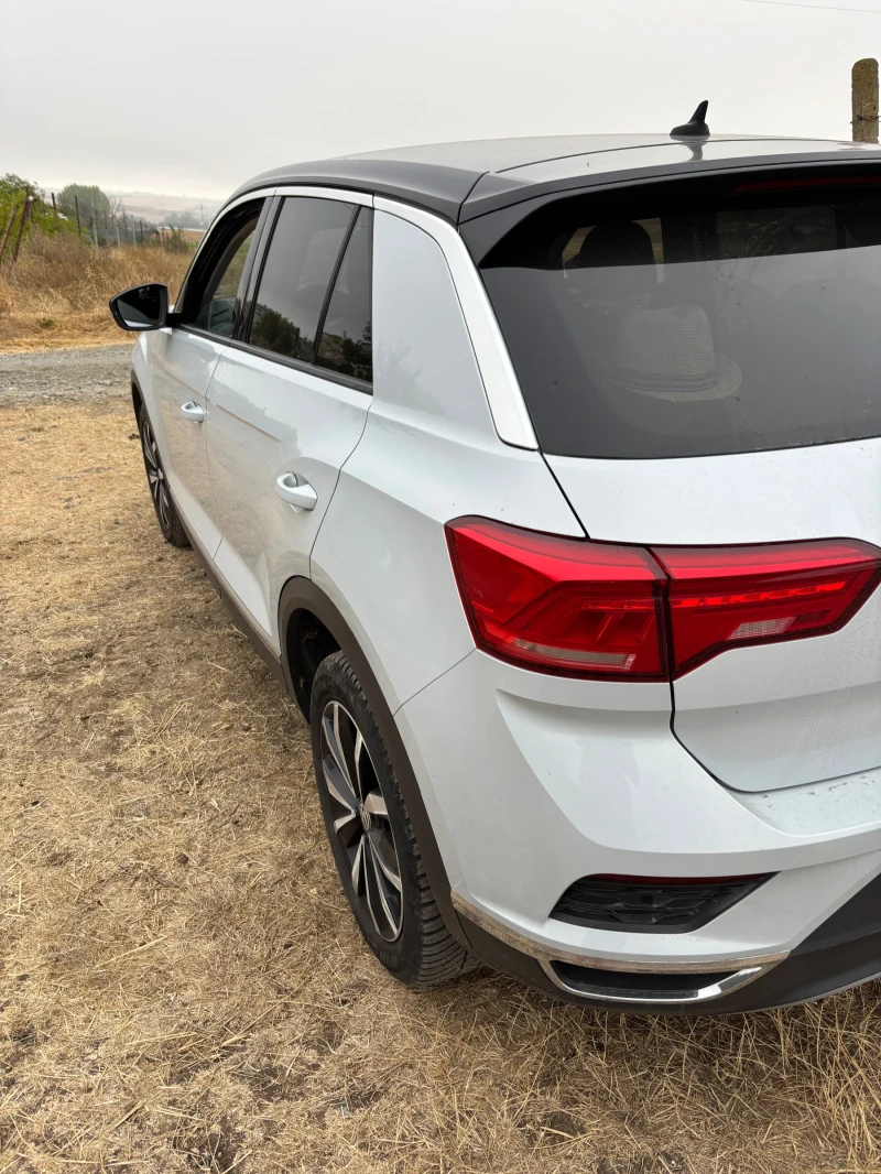 VW T-Roc, снимка 9 - Автомобили и джипове - 51378778