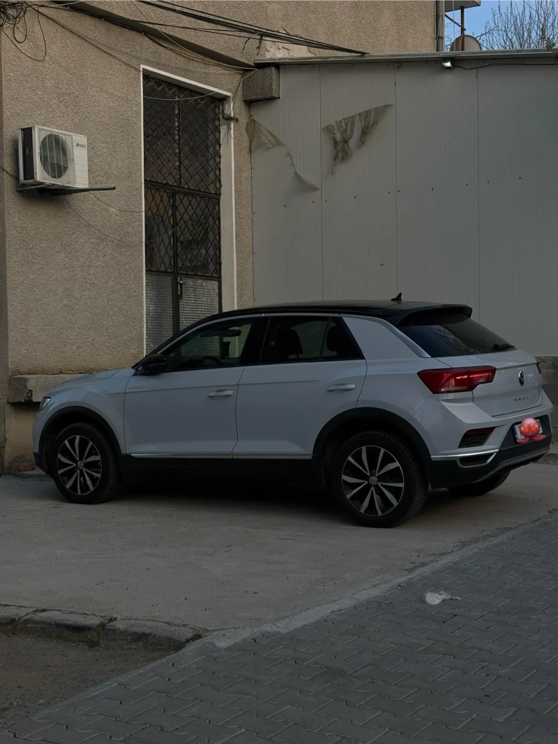 VW T-Roc, снимка 5 - Автомобили и джипове - 51378778
