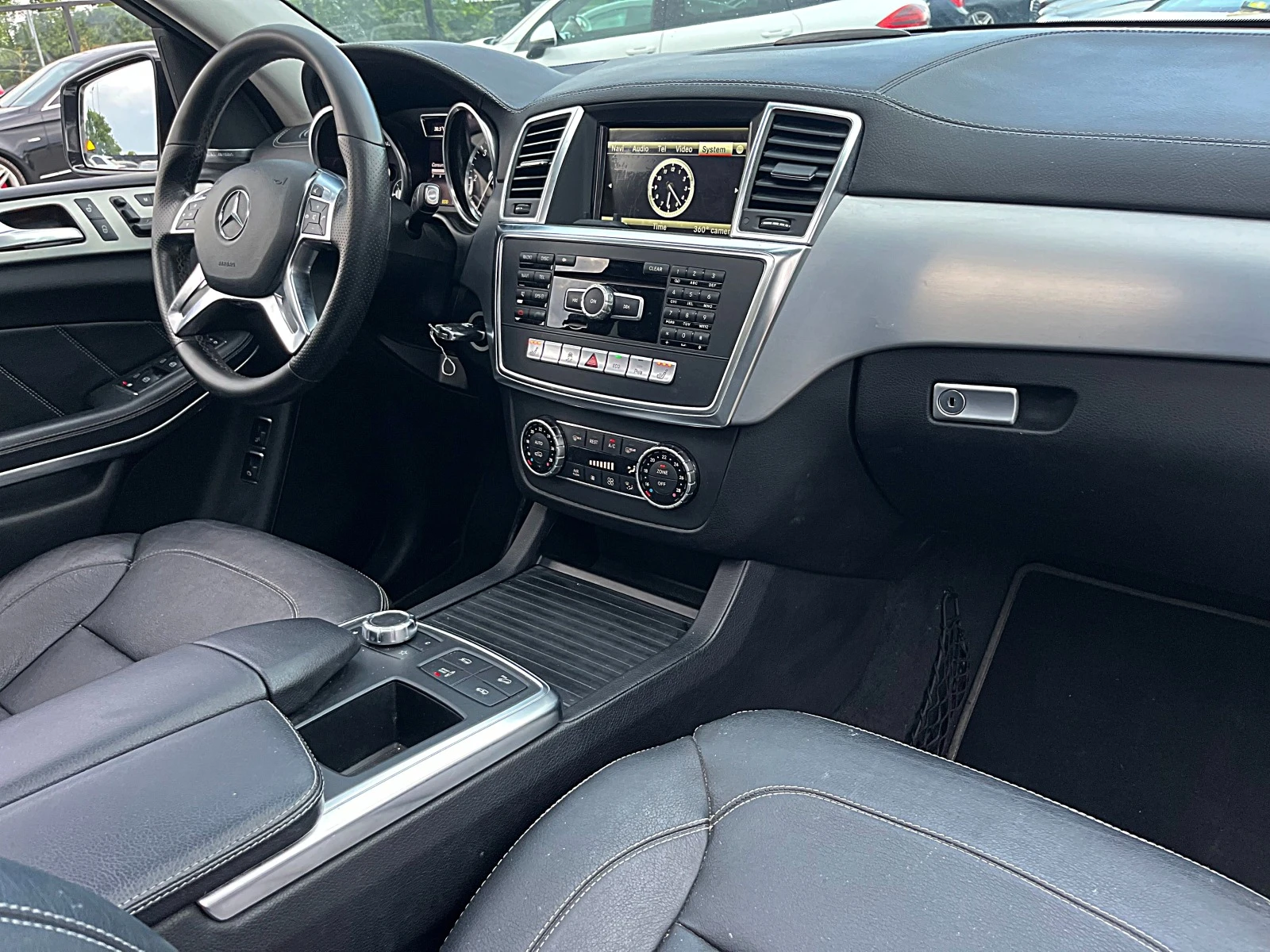 Mercedes-Benz GL 350 AMG OPTIK-PANORAMA-DISTRONIK-360KAMERI-7MESTA-FULL | Mobile.bg — изображение 14