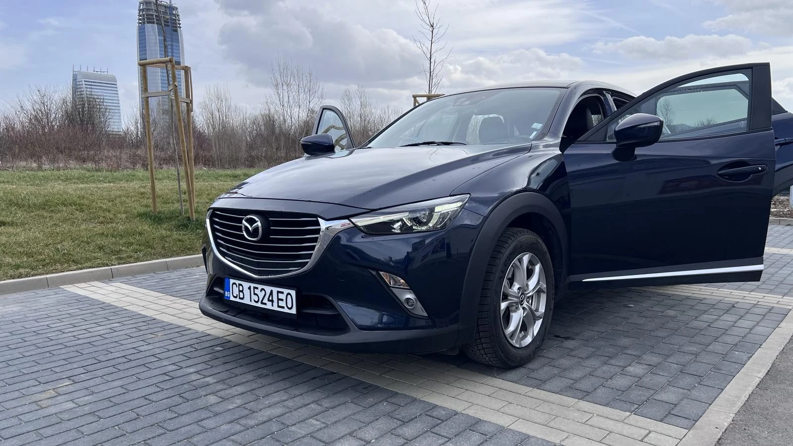 Mazda CX-3 Bose + keyless + хедъп + парк.+ Navi + 64х. км  - изображение 2