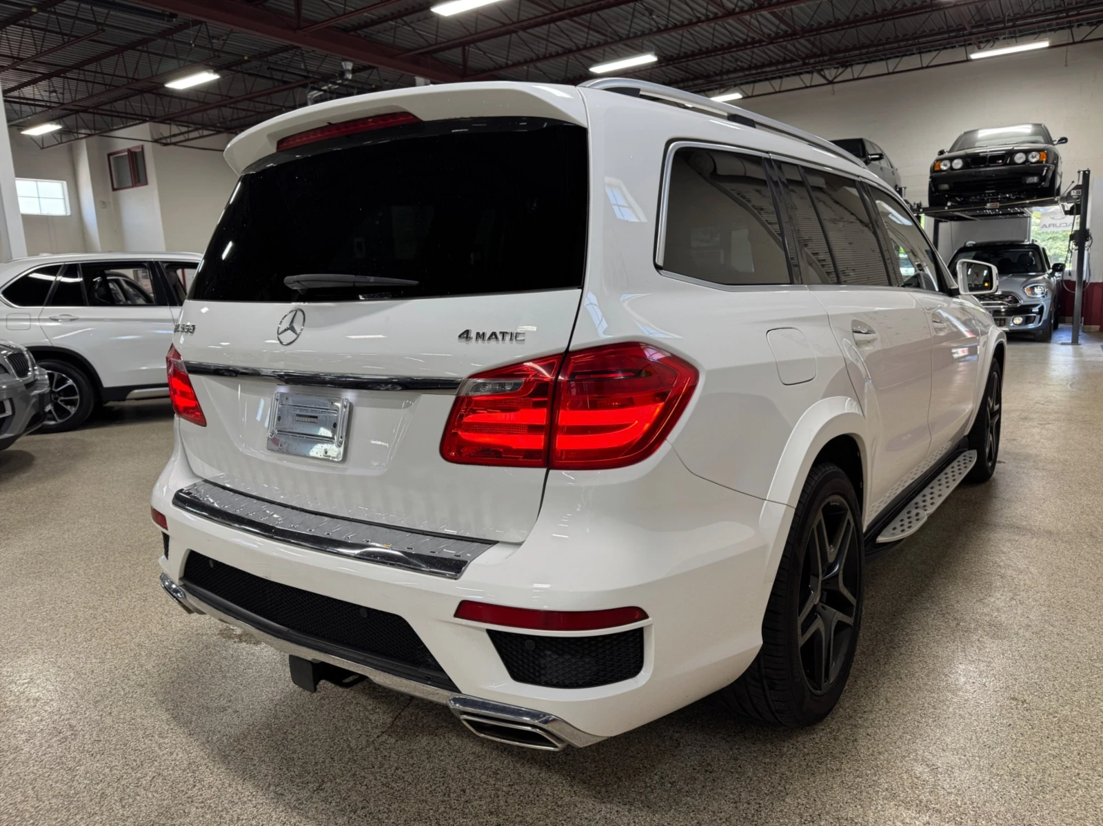 Mercedes-Benz GL 550 360 / PANO / HARMAN - изображение 4