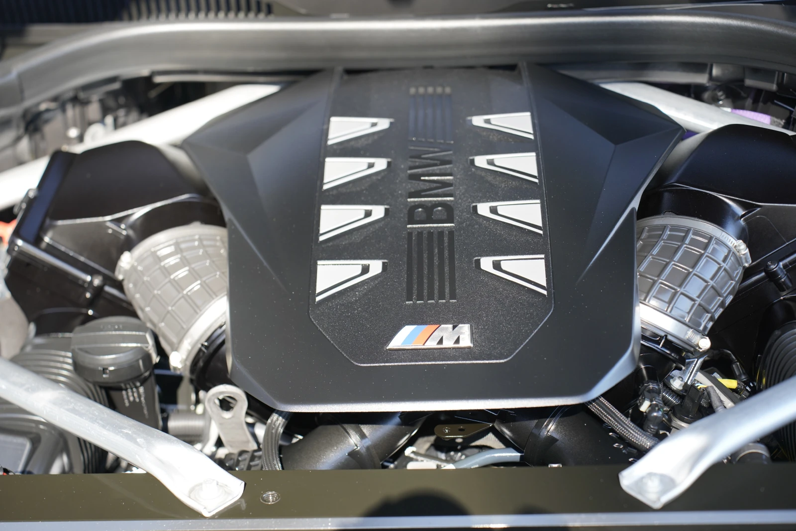 BMW X7 M60i Mild Hybrid xDrive Shadow Line Individual, снимка 15 - Автомобили и джипове - 53795694