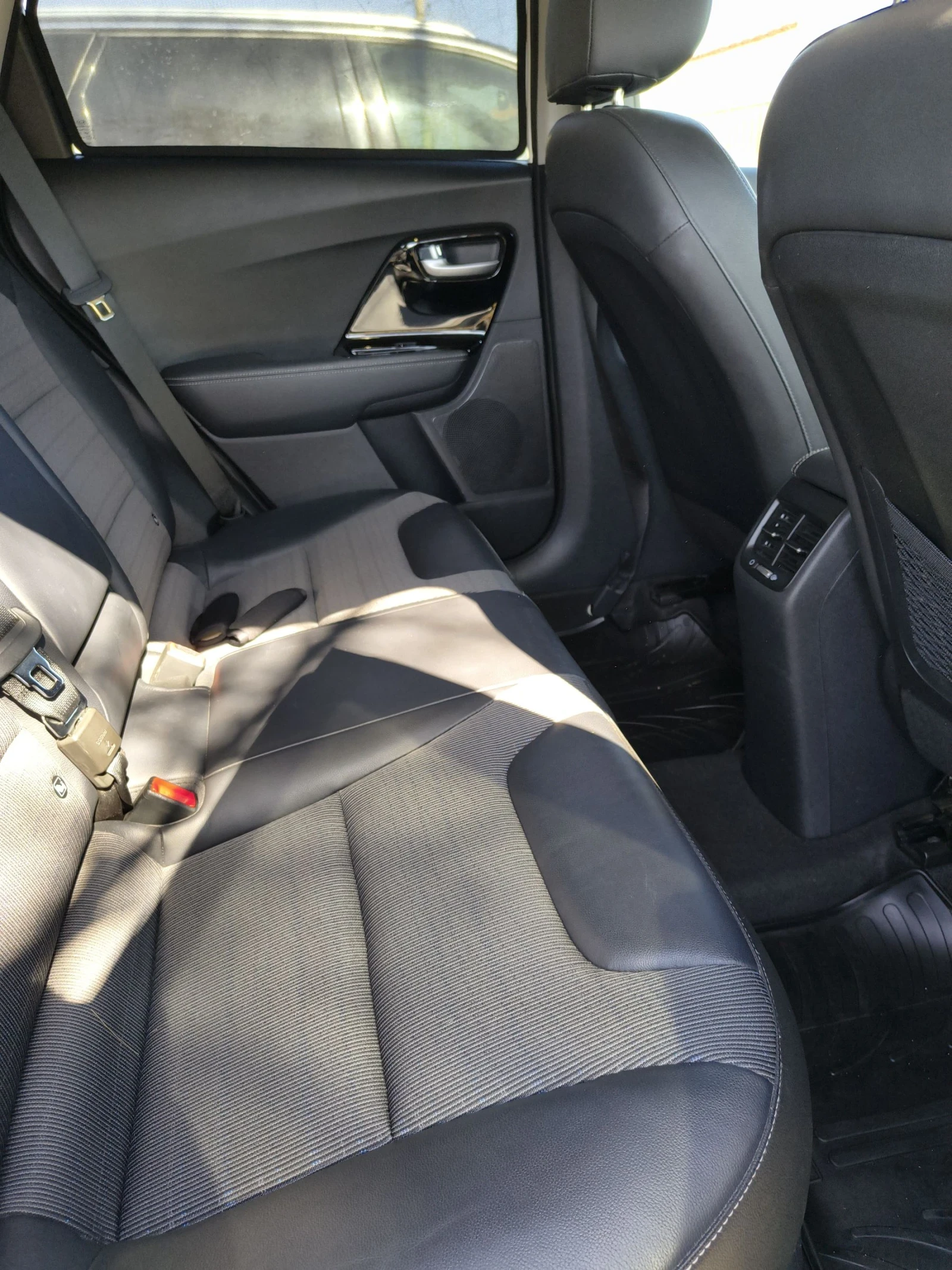 Kia Niro, снимка 7 - Автомобили и джипове - 53845368