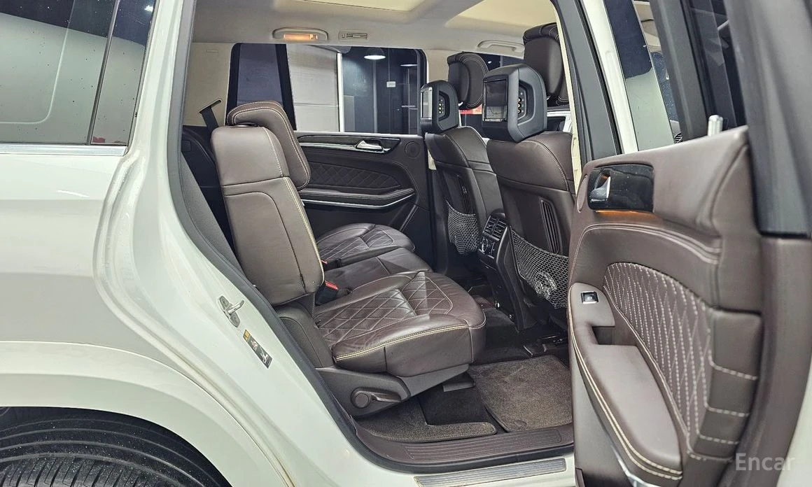 Mercedes-Benz GLS 500, снимка 12 - Автомобили и джипове - 54110002